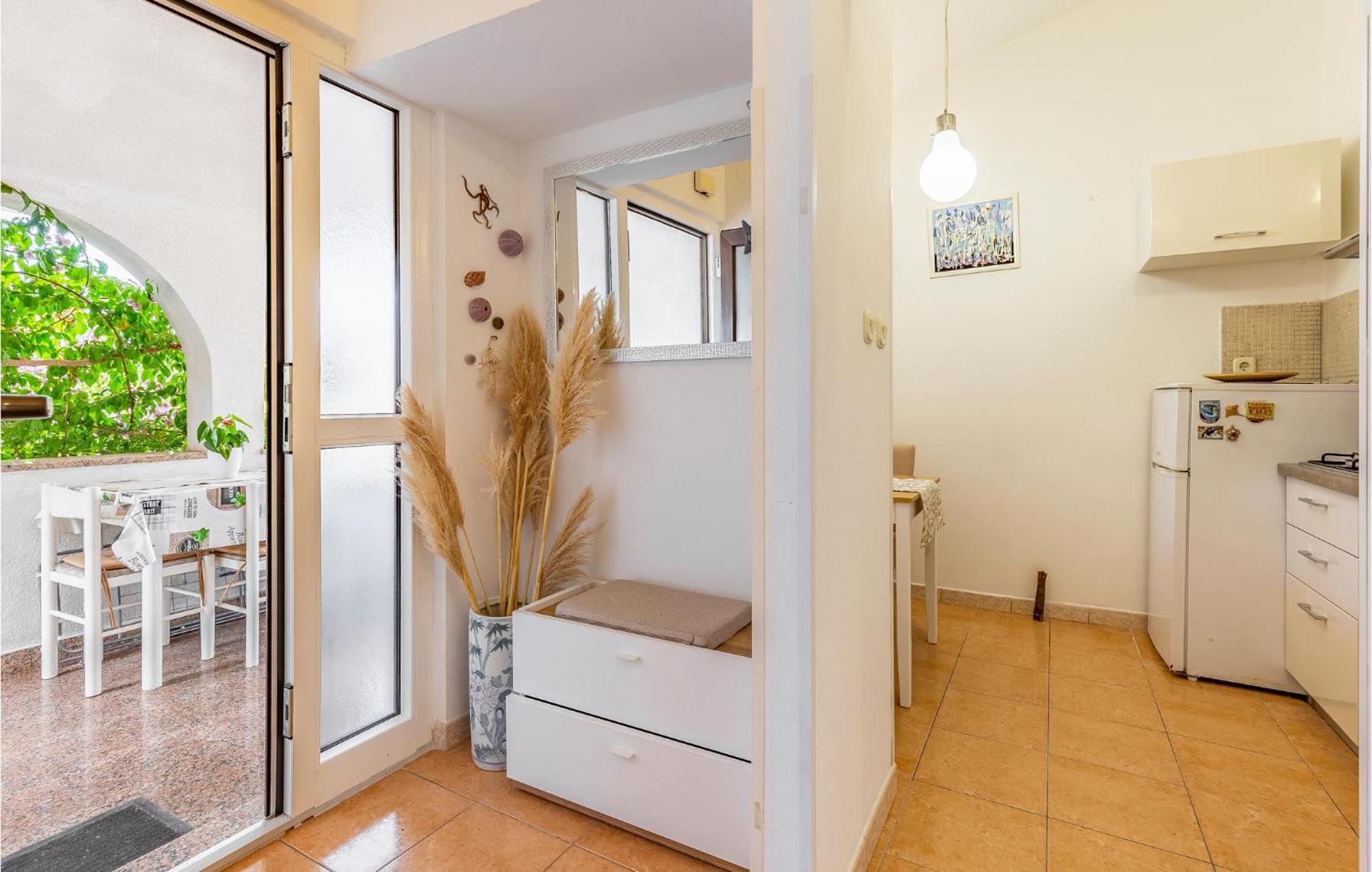 2 Bedroom Beautiful Apartment In Premantura Zewnętrze zdjęcie